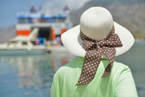 Woman and the sea — Stock Photo, Image