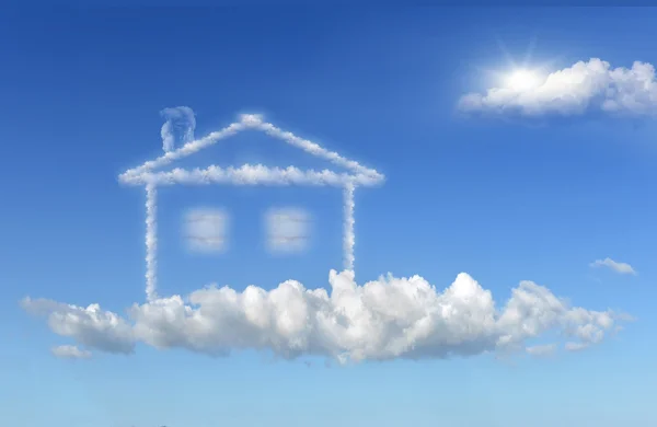 Huis van wolken droom — Stockfoto
