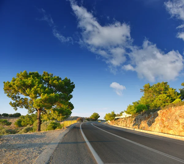 Asfalt bergweg. — Stockfoto