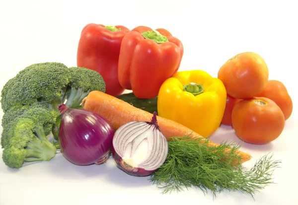 Verduras saludables sobre fondo blanco —  Fotos de Stock