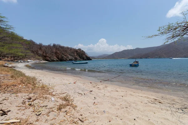 Tayrona Doğal Parkı 'nda Waikiki Adası Sahili manzarası