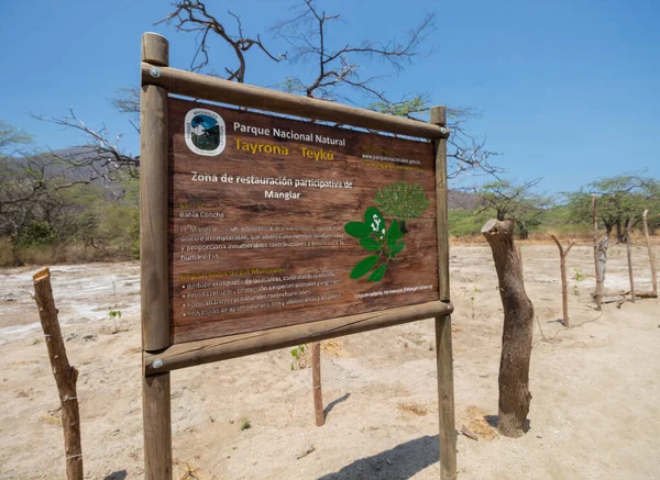Tayrona Doğal Ulusal Park Concha Körfezi Giriş tabelası