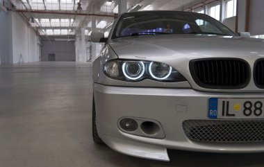 gri bmw serie 3 4tuning fest Auto show Bükreş, Romanya