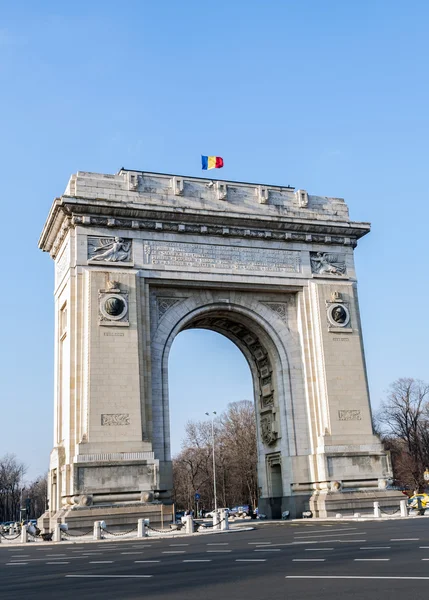 Triumphbogen - Wahrzeichen in Bukarest — Stockfoto