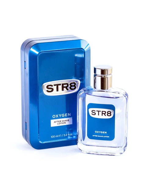 Aftershave lotion geïsoleerd op wit — Stockfoto