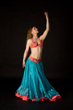 Göbek Dansçısı