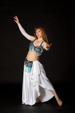 Göbek Dansçısı