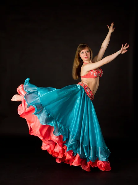 Belly dancer — Stock Photo, Image