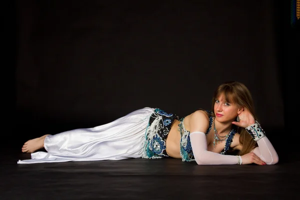 Belly dancer — Stock Photo, Image