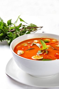 Tom yam çorbası