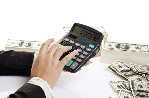 Met behulp van calculator — Stockfoto