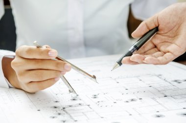 Blueprint tartışıyor