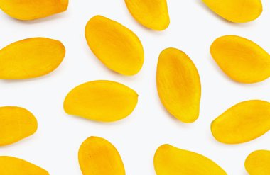 Tropik meyve, beyaz arka planda mango..