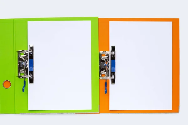 Büromappen Mit Papier Auf Weißem Hintergrund Ansicht Von Oben — Stockfoto