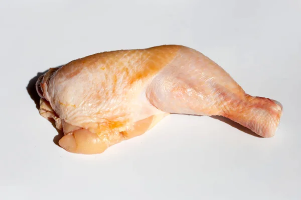 Raw Chicken Leg White Plate White Background — Stock Photo, Image