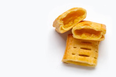 Ananas pasta beyaz arka plan üzerinde.