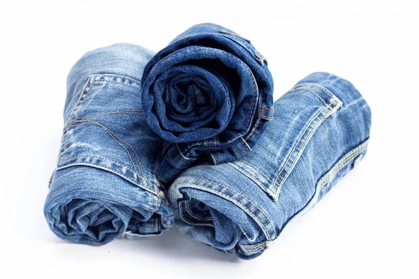 Blaue Jeans Auf Weißem Hintergrund — Stockfoto