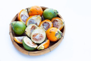 Bambu sepetinde betel fındık