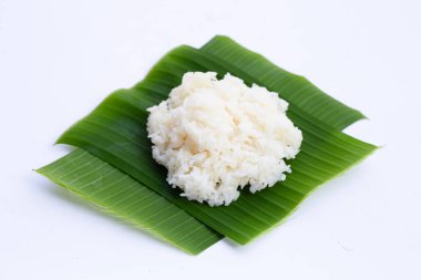 Muz yaprağına yapış yapış pirinç 