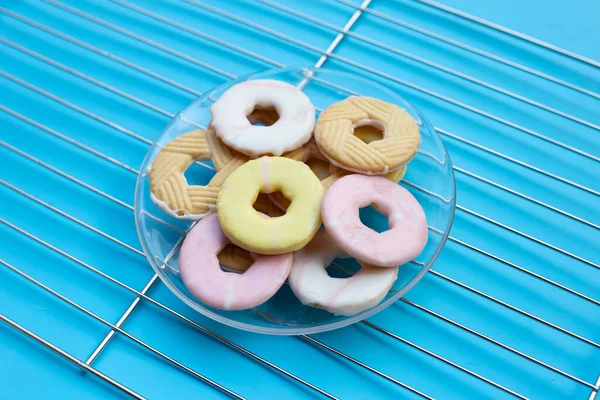 Keksformen Donut Auf Metall Kühlgestell — Stockfoto