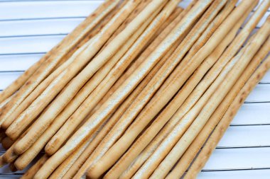 Beyaz arkaplanda Ekmek Çubukları