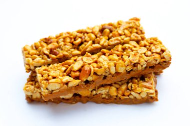 Fıstık ezmeli çikolatalı beyaz çikolata.