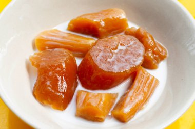 Hindistan cevizi sütlü tatlı patates