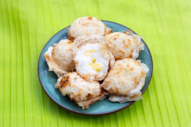 Khanom Krok, Tayland hindistan cevizi sütü tatlısı. Hindistan cevizli pirinç krepi.