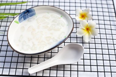 Hindistan cevizi sütlü Tayland gnocchi 'si