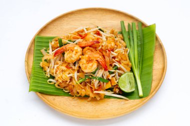 Tayland yemeği, kızarmış pirinç eriştesi (Pad Thai)