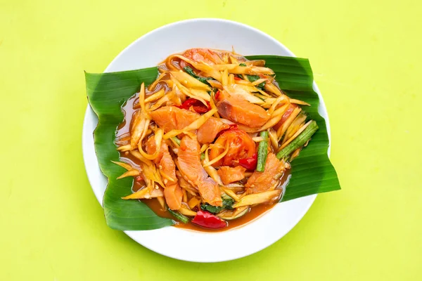 Insalata Papaya Piccante Con Salmone — Foto Stock