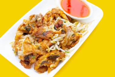 Fasulyeli kızarmış midye krepi.