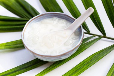 Hindistan cevizi sütlü Tayland gnocchi 'si