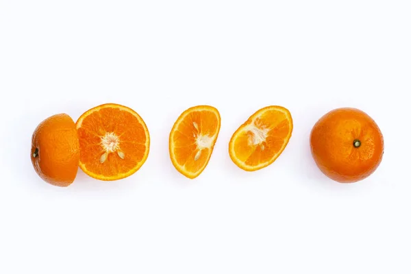 Φρέσκα Εσπεριδοειδή Πορτοκαλιού Που Απομονώνονται Λευκό Φόντο Ζουμερή Γλυκιά Και — Φωτογραφία Αρχείου