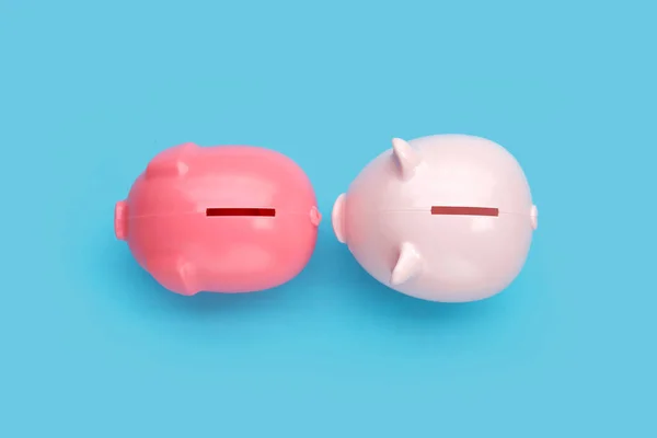 Pink Piggy Bank Sobre Fondo Azul — Foto de Stock