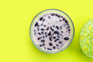 Hindistan cevizi sütlü siyah fasulye, Tayland tatlısı.