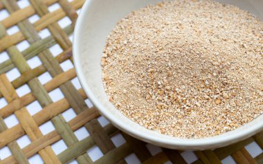 Tayland yemeği için kızarmış pirinç tozu tarifi