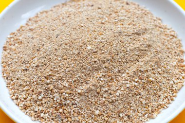 Tayland yemeği için kızarmış pirinç tozu tarifi