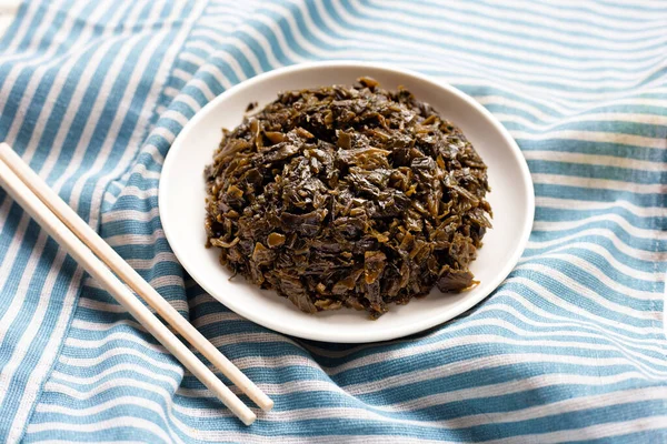 Mantarlı Yeşil Hardal Turşusu