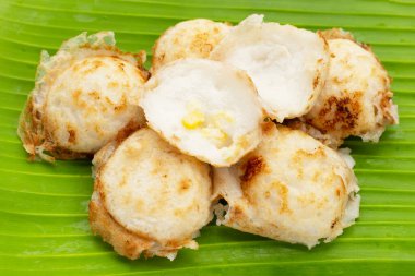 Khanom Krok, Tayland hindistan cevizi sütü tatlısı. Hindistan cevizli pirinç krepi.