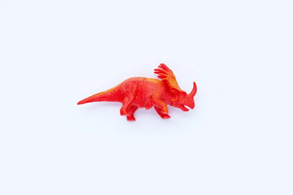白色背景的塑料恐龙玩具 Triceratops的恐怖 — 图库照片