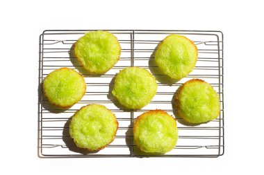 Tayland usulü kızarmış pirinç unu. Pandan aromalı