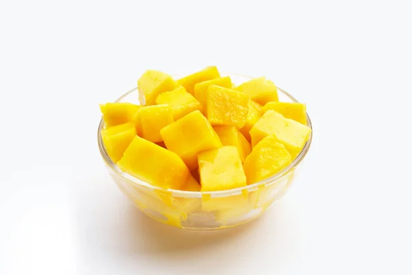 Gelbe Mango Clube Scheiben Glasschale Auf Weißem Hintergrund — Stockfoto