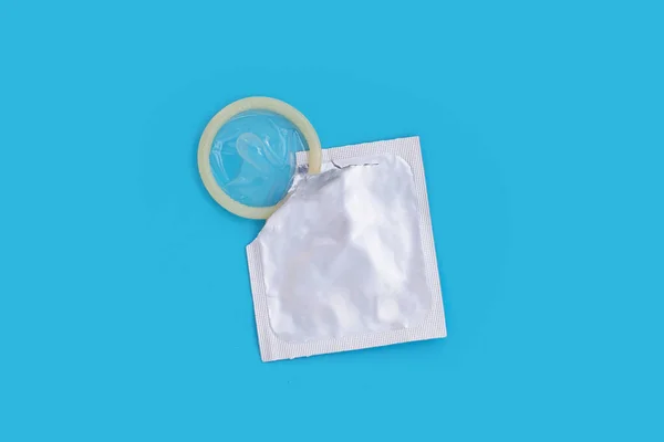 Condom Blue Background Copy Space — Stock Photo, Image