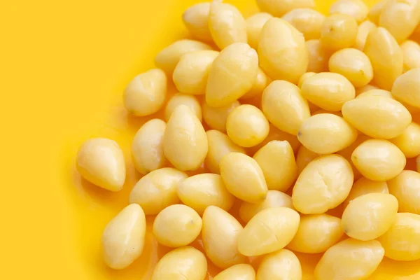 Boiled Ginkgo Nuts Yellow Background — Stockfoto