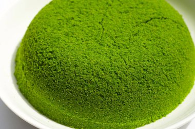 Beyaz arkaplanda Wolffia globosa veya Water Meal.