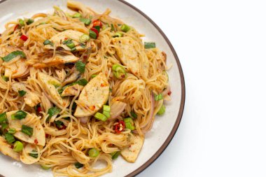 Pirinç vermicelli şehriye baharatlı salata