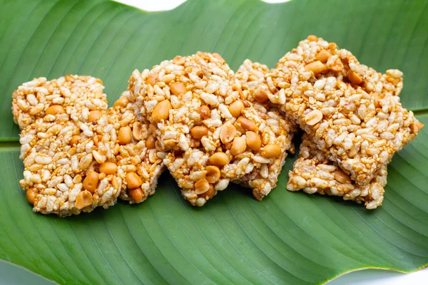 Krayasart Thai Crispy Rice Peanut Sesame Cereal Bar — 图库照片