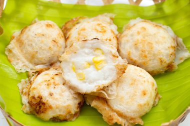 Khanom Krok, Tayland hindistan cevizi sütü tatlısı. Hindistan cevizli pirinç krepi.