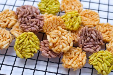 Thai sweet crispy rice cakes